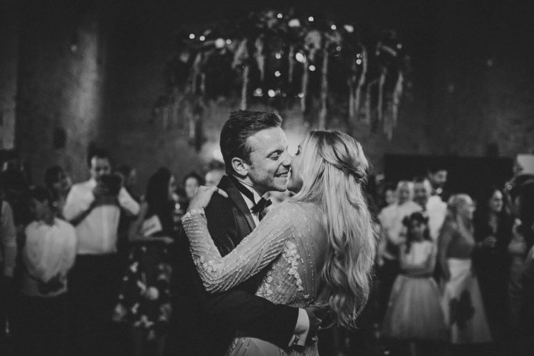 Cripps Barn Wedding – Fiona & Ryan